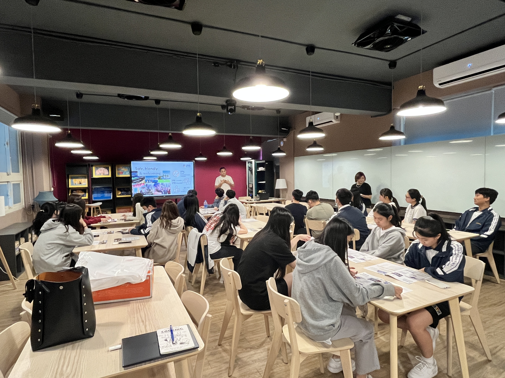 INTO教育集團-西澳大學升學輔導